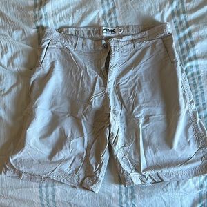 Mountain Khakis lightweight shorts